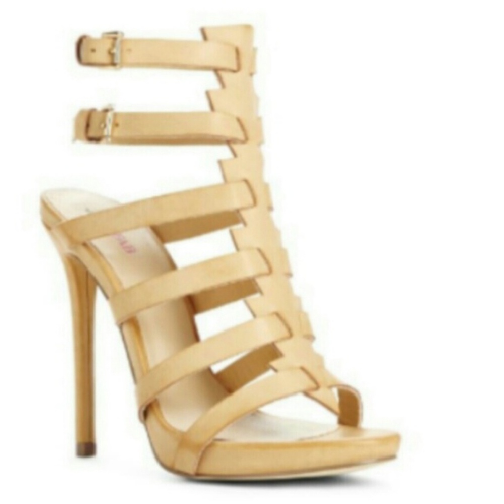 Beige Heel 🍒